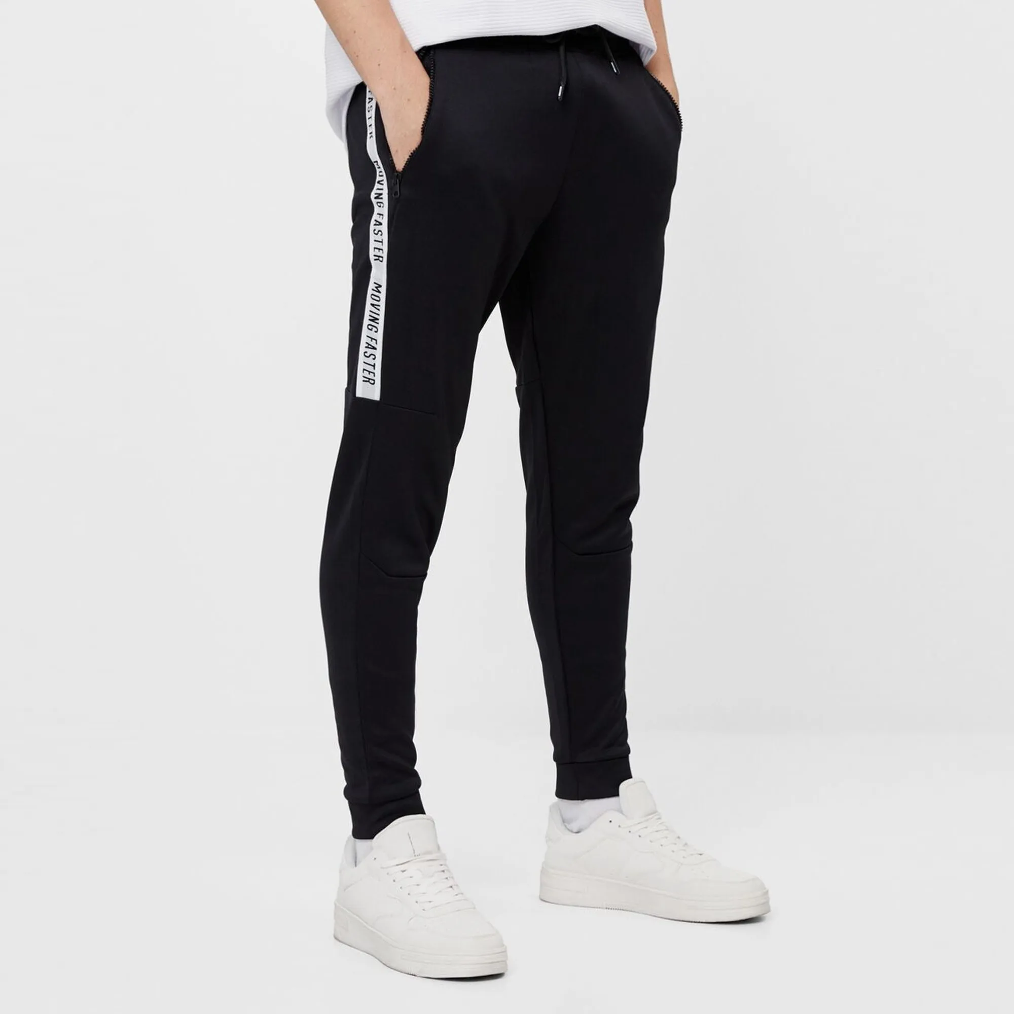 B.E.R.S.H.K.A - Men Jogging With Side Stripes Trouser BR140